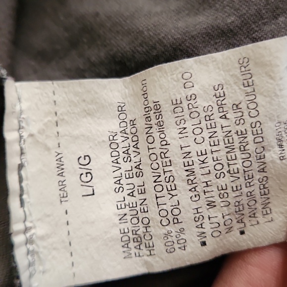 Under Armour Tee - Picture 3 of 3